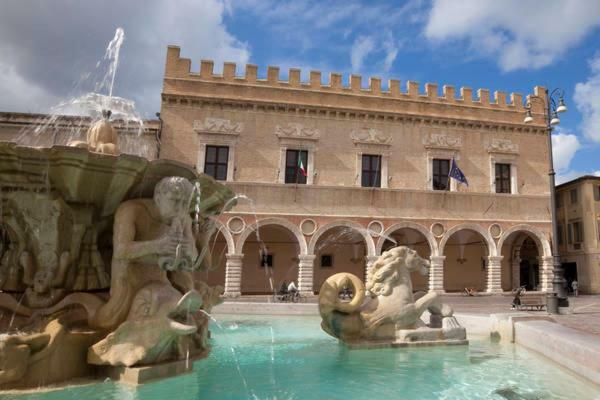 Nessun Dorma B&B Pesaro Bagian luar foto